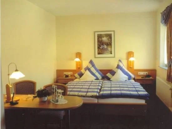 Hotel zur Krone, 比雷斯博恩 — 照片 1