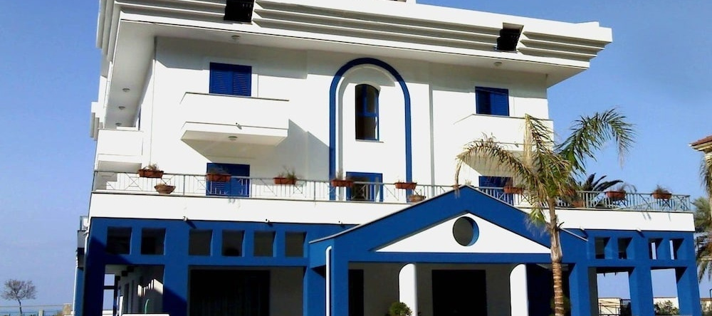 Hotel Sea Garden, Acquappesa — photo 1