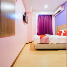 Oyo 90153 U Stay Hotel, Кенингау — фото 4