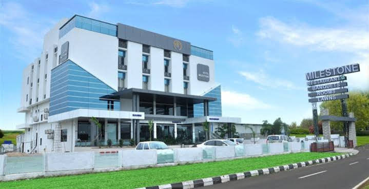 Hotel Milestone, Himatnagar — photo 1