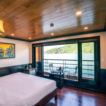 Dragon Bay Cruises, 下龙湾 — 照片 4