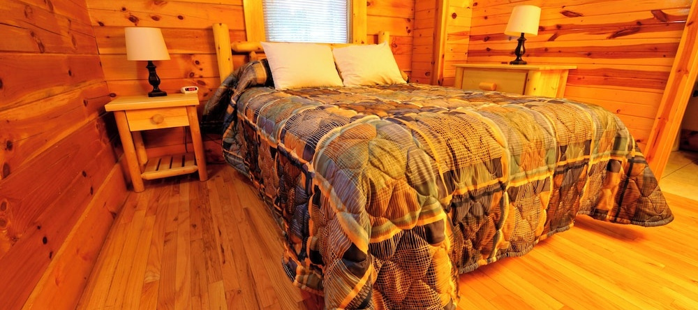 Cabins at Pine Haven, Daniels — photo 1