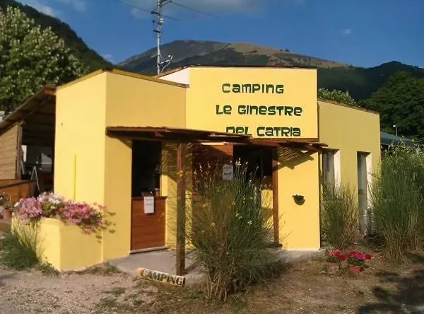 Camping Le ginestre del Catria, 坎蒂亚诺 — 照片 1