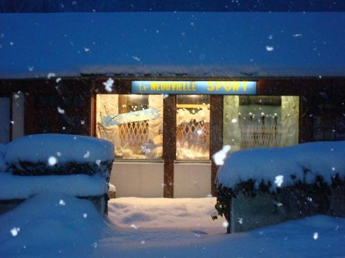 Chez Corine Marque, 吕兹-圣索沃尔 — 照片 1