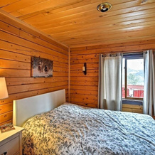 Secluded W/ Game Room & Huge Wraparound Deck 3 Bedroom Cabin, Cripple Creek — photo 3