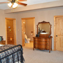 Comfortable Mountain Home near Everything yet Private, Hendersonville — photo 4