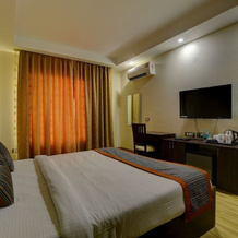 Country Inn Vrindavan, 温达文 — 照片 3