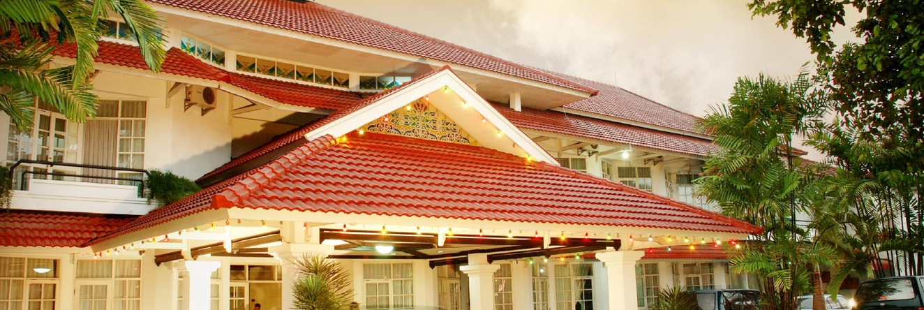 Mahkota Graha Hotel, 打横 — 照片 1