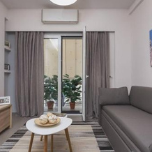 57M² Koukaki Luxury Flat Next To Acropolis & Metro, Афины — фото 3