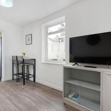 Heathrow Living Stanwell Serviced House 5 bedrooms, Ashford — photo 4