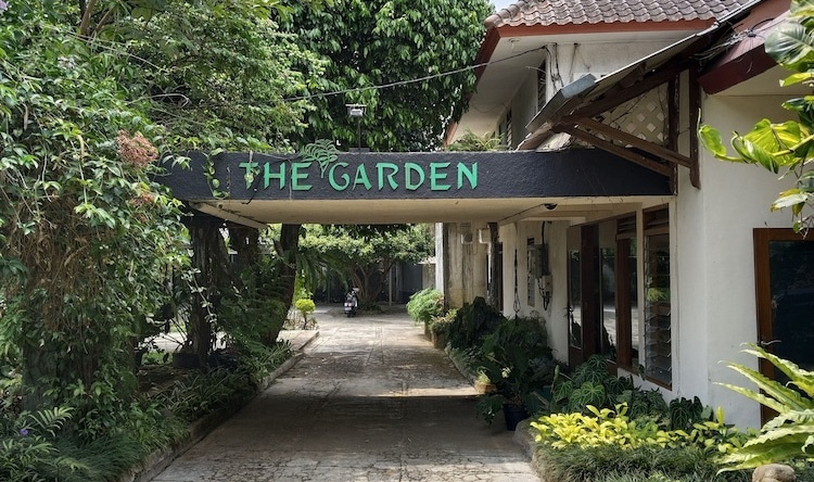 The Garden Family Guest House Powered By Cocotel., Чиави — фото 1