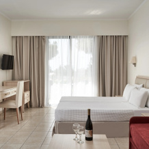 Miraluna Village & Spa, Kiotari — photo 3