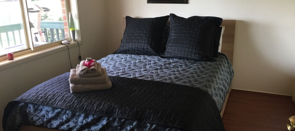 Lakeside Manor 2 Private Bedrooms with amenities, 伍伦贡 — 照片 1