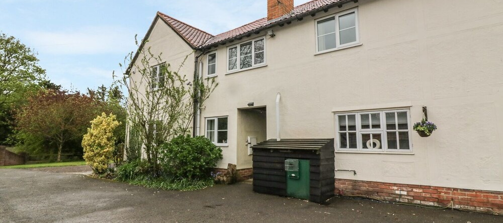 Pound Farm Annexe, Halstead — photo 1