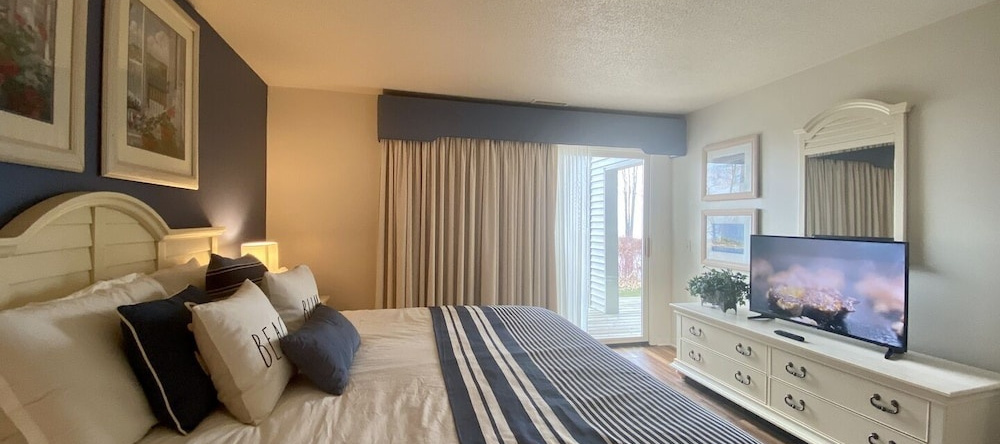 The Shores Lake View Condo Unit 5638, 阿克米 — 照片 1