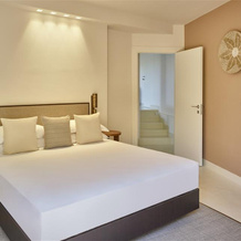 Baia di Chia Resort Sardinia, Curio Collection by Hilton, 多穆斯德玛丽亚 — 照片 2