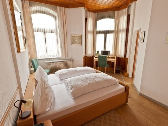 Hotel-Restaurant „Zur Eisernen Hand“, Фирзен — фото 1