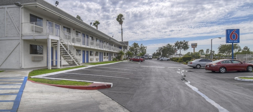 Motel 6 Los Angeles - Baldwin Park, Болдуин-Парк — фото 1