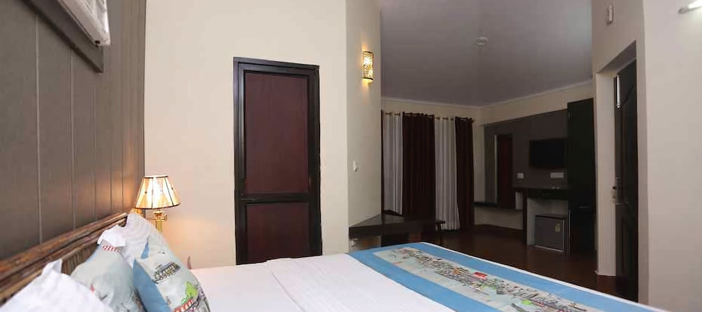Corbett Jungle Club Resort, Наинитал — фото 1
