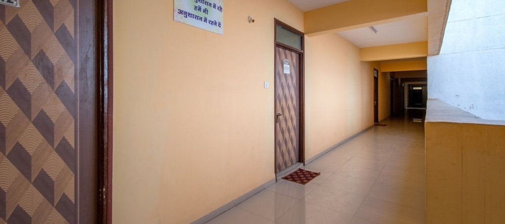 StayEden Service Apartment Rau - 2BHK, Dr. Ambedkar Nagar — photo 1