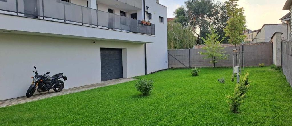 DISZTINGVÁLT Apartman, Debrecen — photo 1