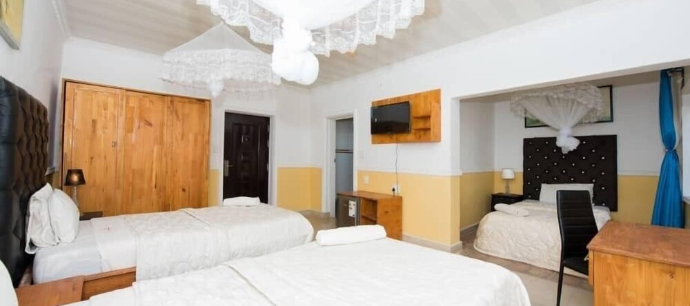 Pamadzi Beach Holiday Resort, Club Makokola — photo 1