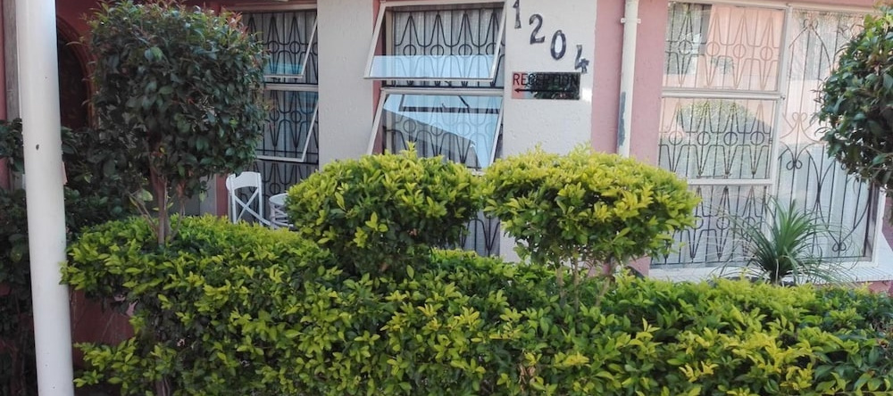 Joezebel Guest House, Mogwase — photo 1