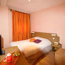 Hôtel Le Réverbère de Vic en Bigorre, 维克昂比戈尔 — 照片 2