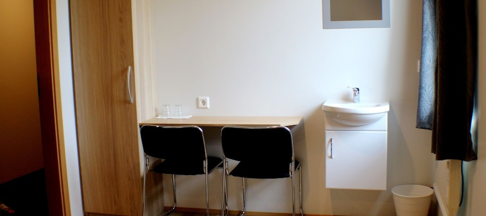 Guesthouse by the creek, Neskaupstadur — photo 1