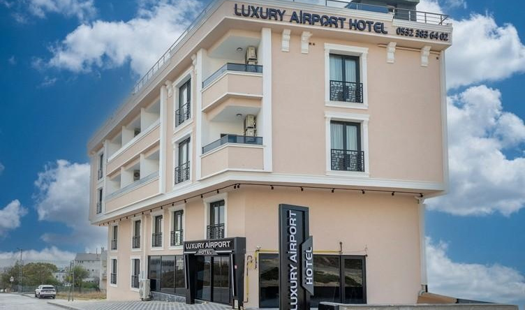 Luxury Airport Hotel by Zazzoni, 阿尔纳武特柯伊 — 照片 1
