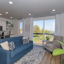 1 Mi to Ski Area: Penthouse Condo in Traverse City, 特拉弗斯城 — 照片 2