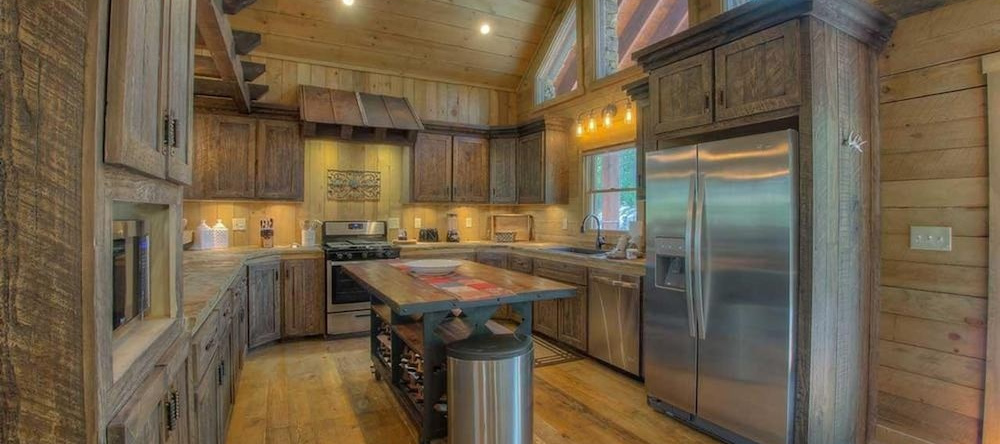 Wine Down by Escape to Blue Ridge, Necowa Cove — photo 1