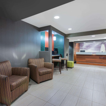 La Quinta Inn & Suites by Wyndham Erie, 伊利 — 照片 2