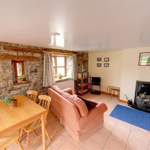 Alluring Holiday Home in Llandovery With Garden, 兰韦尔-阿尔-伊-布林 — 照片 4