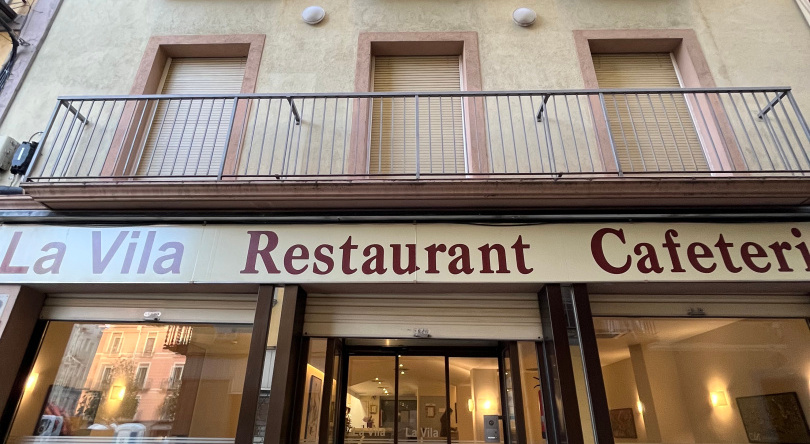 Hostal de la Vila, 奥洛特 — 照片 1