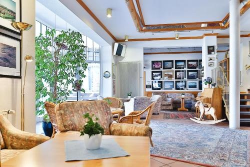 Galerie-Hotel, Hotels Und Appartements Feuerschiff, Лангеог — фото 1