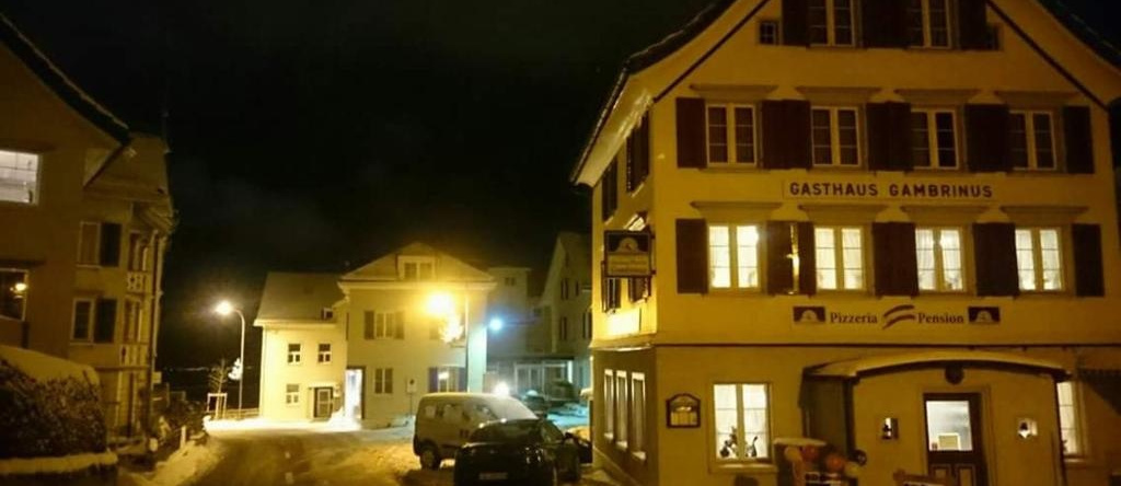 Pizzeria-Pension Gambrinus, 瓦尔岑豪森 — 照片 1