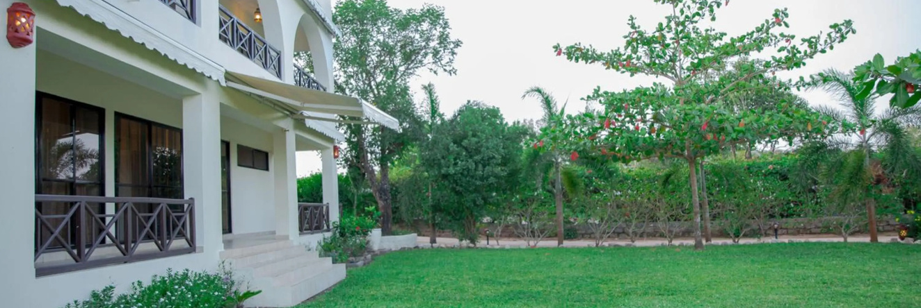 Mzima Beach Resort, Galu — photo 1