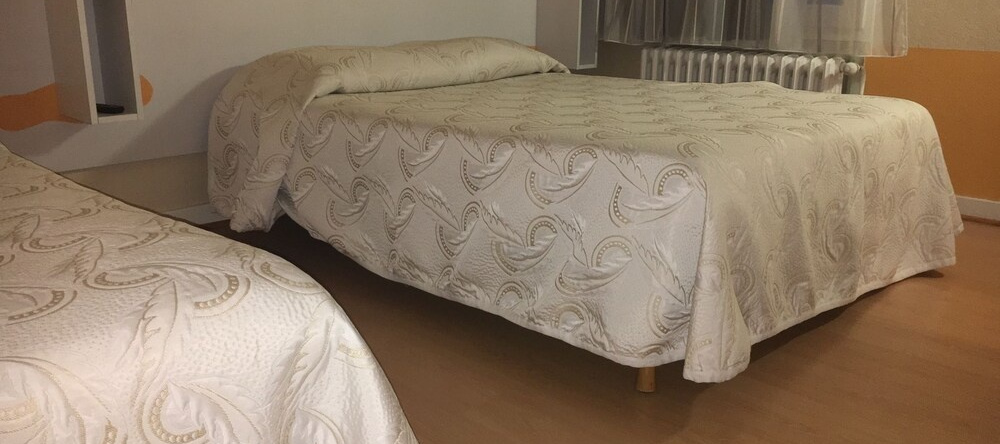 Hotel Alain Et Martine, Viviers-du-Lac — photo 1