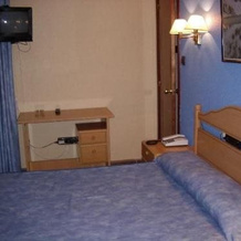 Hostal Rugaca, Huesca — photo 2
