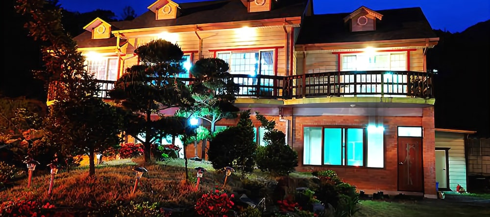 Pocheon Shine Hill Pension, Pocheon — photo 1