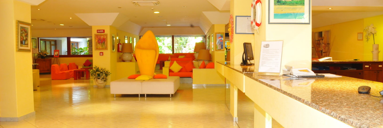 Marina Club Hotel, 巴亚多米蒂亚 — 照片 1