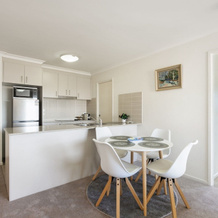 Relaxed 2br, 2bth Apartment With Balcony & Parking, Gungahlin — photo 5