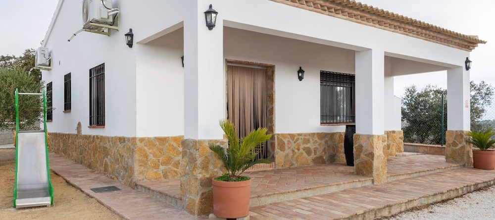Quaint Holiday Home in Sevilla With Swimming Pool, Penaflor — photo 1