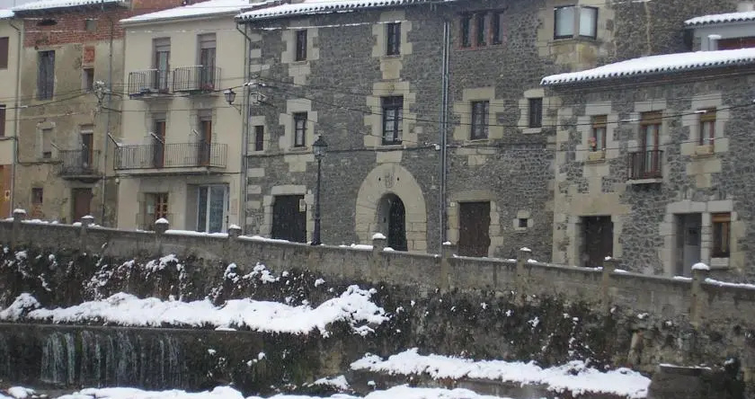 Can Mau, Sant Feliu de Pallerols — photo 1