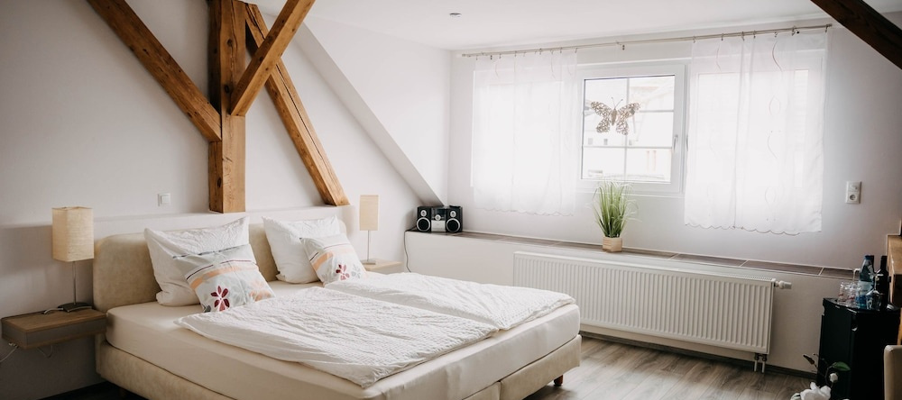 Altstadt-Residenz Manz, 葡萄酒之路上的瓦亨海姆 — 照片 1