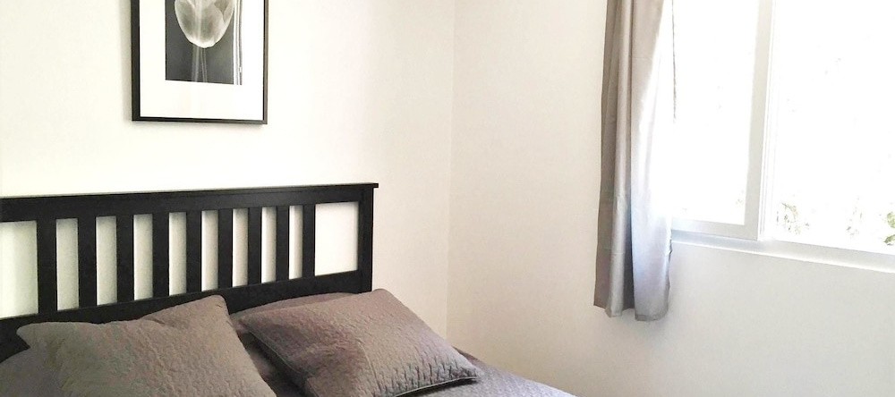 House With 2 Bedrooms in Venasque, With Wonderful Mountain View, Pool, 韦纳斯克 — 照片 1