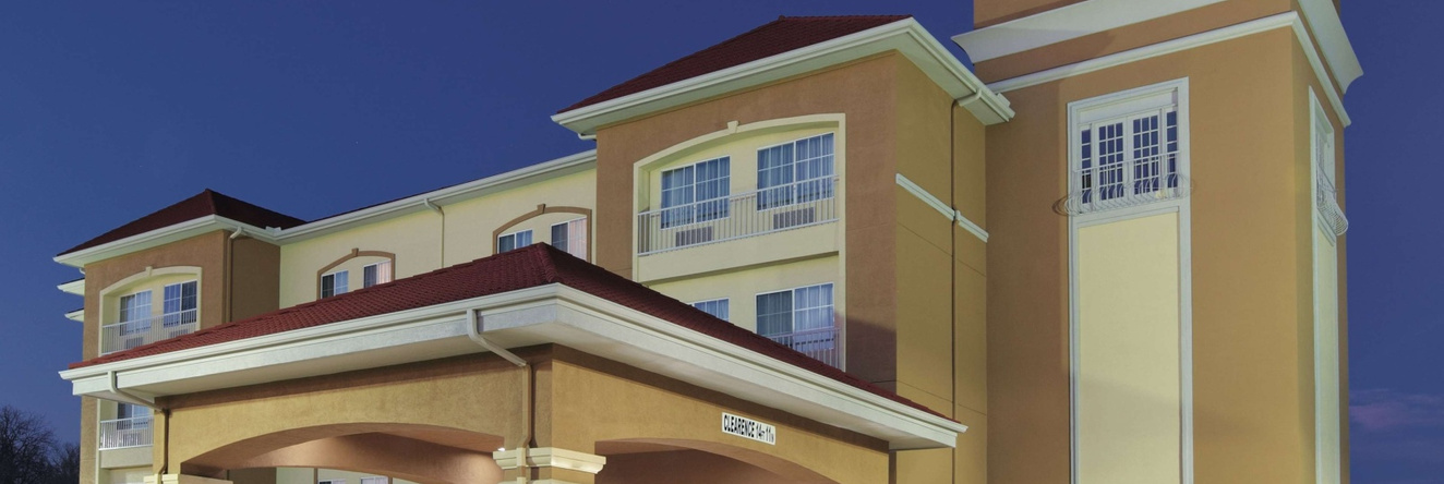 La Quinta Inn & Suites By Wyndham Corsicana, Корсикана — фото 1