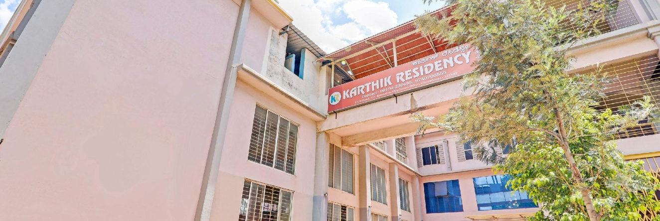 OYO 30567 Karthik Inn, 奇特拉杜尔加 — 照片 1