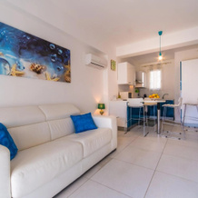 Apartment window on the sea, Reitano — photo 3